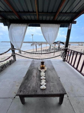 Rumahbatu Beach Cottage